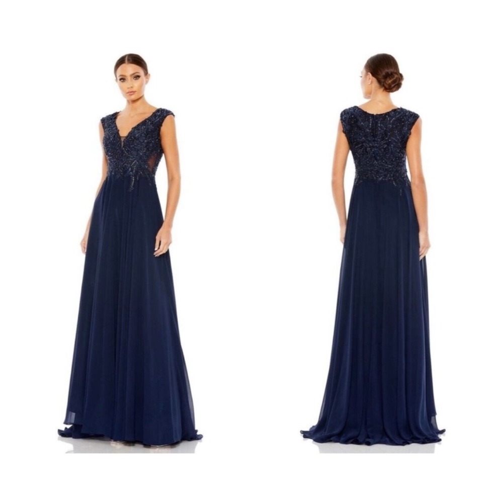 NWT Mac Duggal 20264 Appliqued
Cap Sleeve‎ Bodice Flowy Gown
Navy Sz 10 $598
